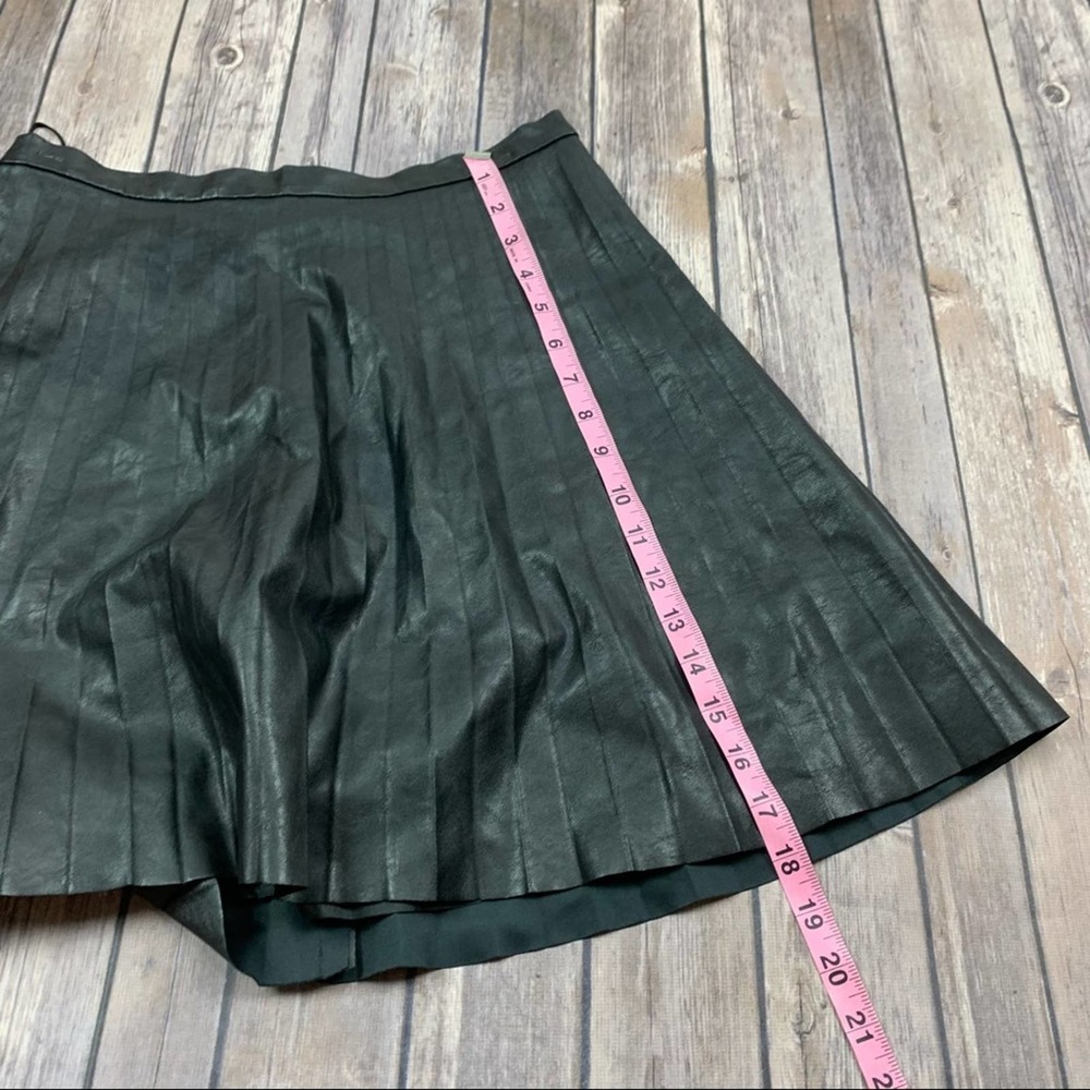 ⭕️sold⭕️J. Crew faux leather pleated mini skirt - Picture 7 of 7